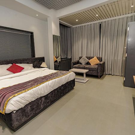 Hotel Mountain View Nashik Exteriör bild